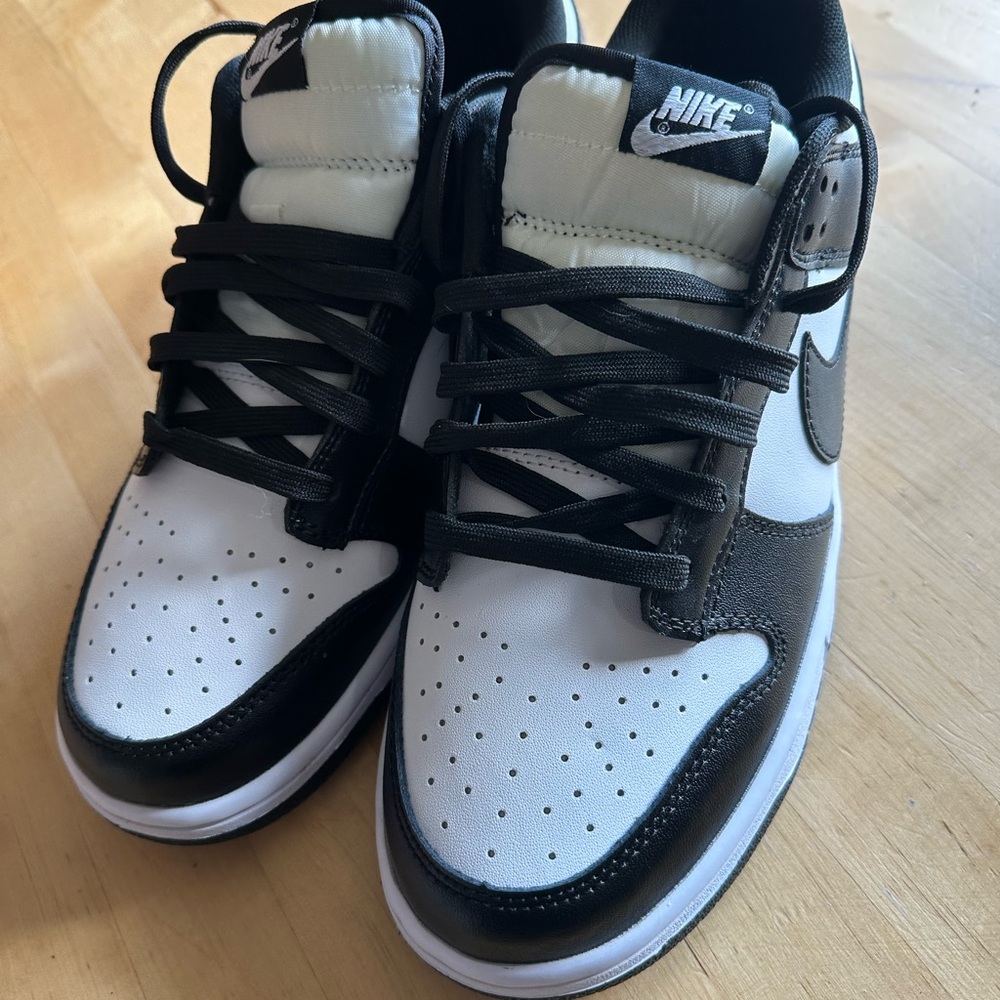 Nike Men's Dunks - Classic Black and White /Panda